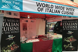 Miami Book Fair, stand Italia