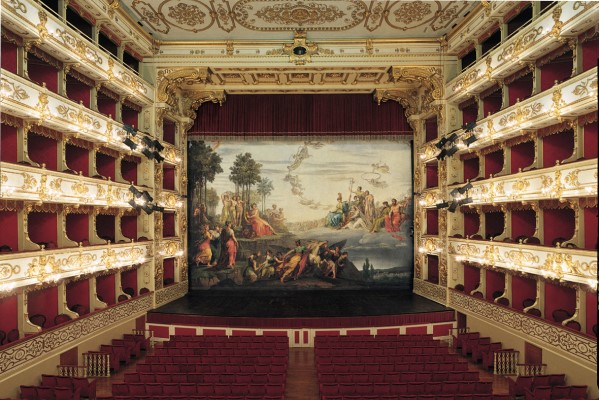 Teatro_Regio_Parma_ph_Luca_Fregoso.jpg